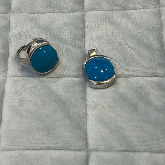 Silver and Blue Jewelry Set/ring & pendant - Picture 10 of 11